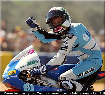 125_espargaro_6_france_2010.jpg