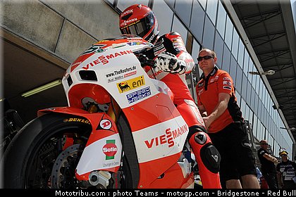 moto2_bradl_8_france_2010.jpg