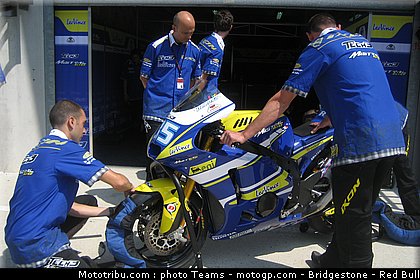 moto2_derosa_13_france_2010.jpg