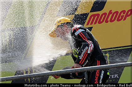 moto2_elias_26_france_2010.jpg