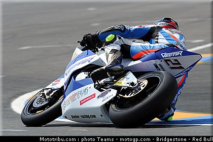 moto2_leonov_10_france_2010.jpg