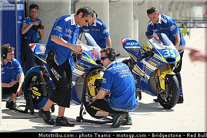 moto2_tech3_1_france_2010.jpg