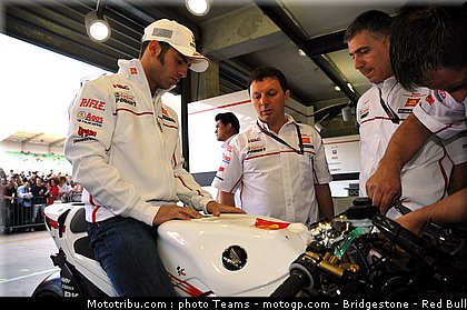 motogp_melandri_04_france_2010.jpg