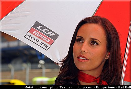 motogp_pit_babes_france_2010_06.jpg