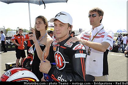 motogp_pit_babes_france_2010_22.JPG