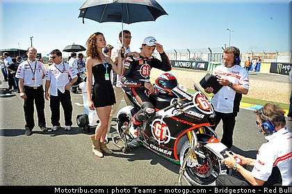 motogp_pit_babes_france_2010_24.jpg
