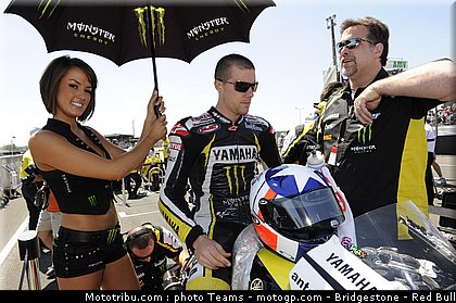 motogp_pit_babes_france_2010_32.jpg