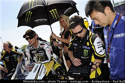 motogp_pit_babes_france_2010_43.jpg