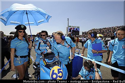 motogp_pit_babes_france_2010_59.jpg