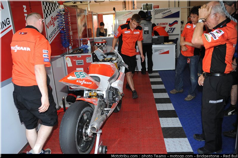 moto2_bradl_02_italie_2010