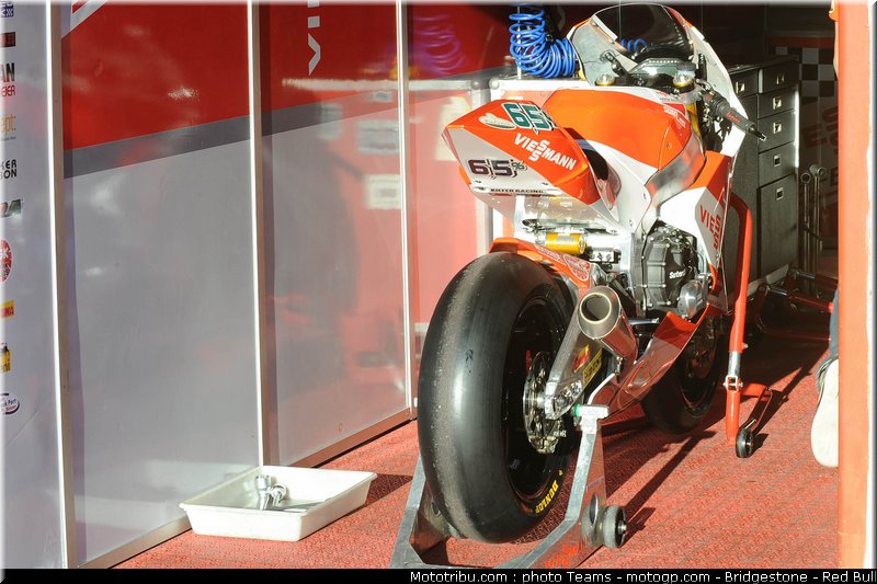 moto2_bradl_09_italie_2010