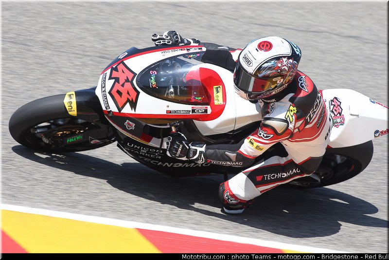 moto2_tomizawa_05_italie_2010