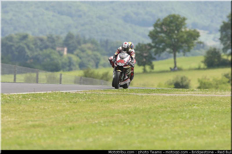 moto2_tomizawa_06_italie_2010