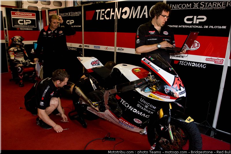 moto2_tomizawa_15_italie_2010