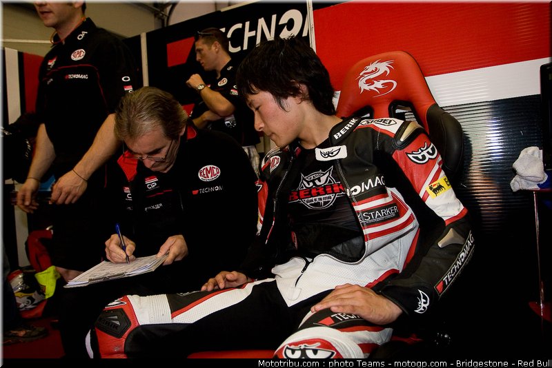 moto2_tomizawa_21_italie_2010