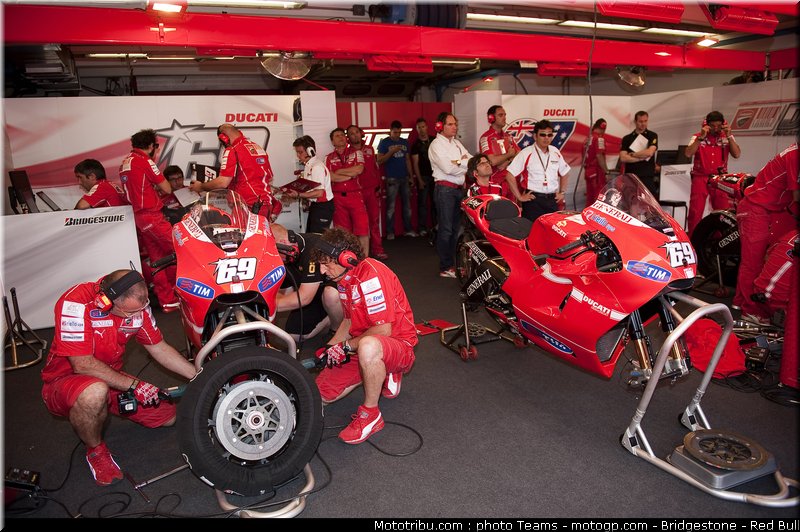 motogp_ducati_6_italie_2010