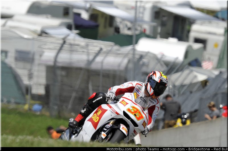 motogp_melandri_28_italie_2010