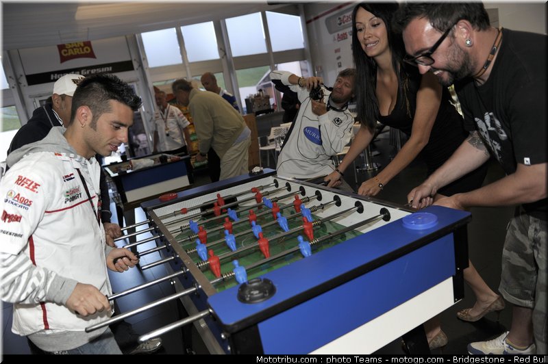motogp_pitbabes_italie_2010_005