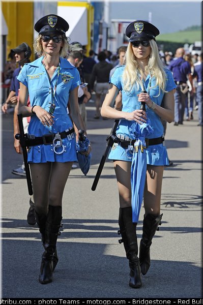 motogp_pitbabes_italie_2010_045