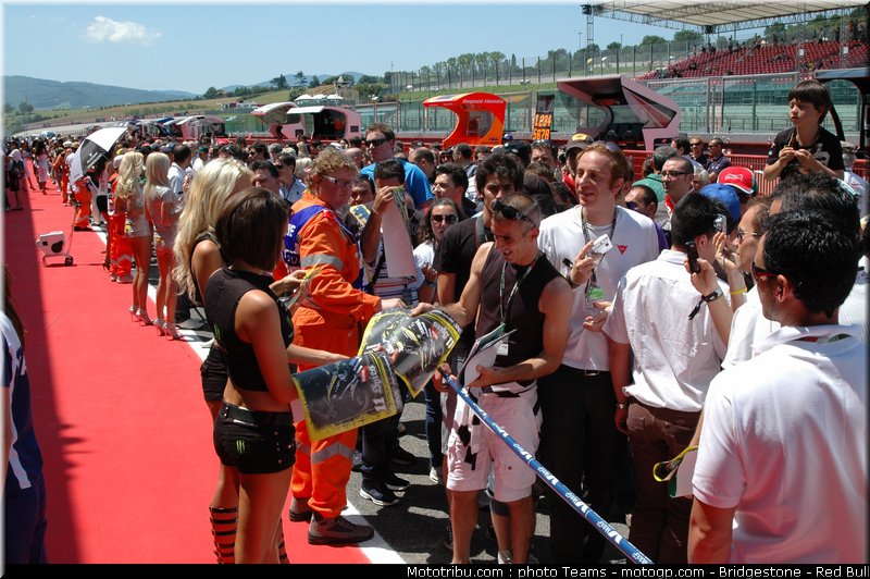 motogp_pitbabes_italie_2010_052