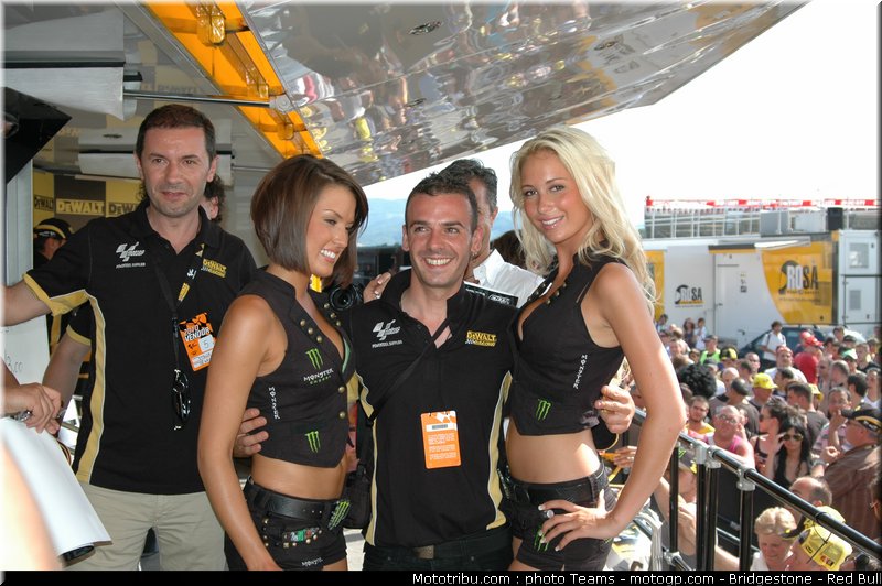 motogp_pitbabes_italie_2010_054