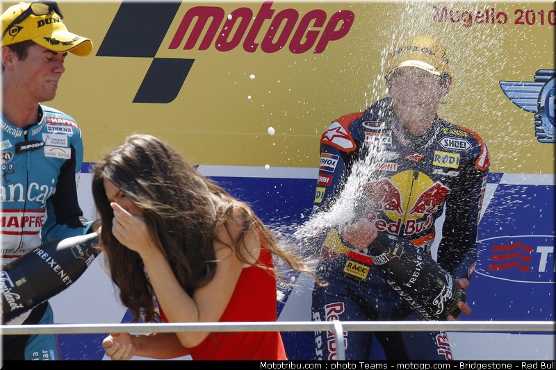 motogp_pitbabes_italie_2010_073