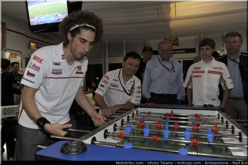 motogp_simoncelli_01_italie_2010
