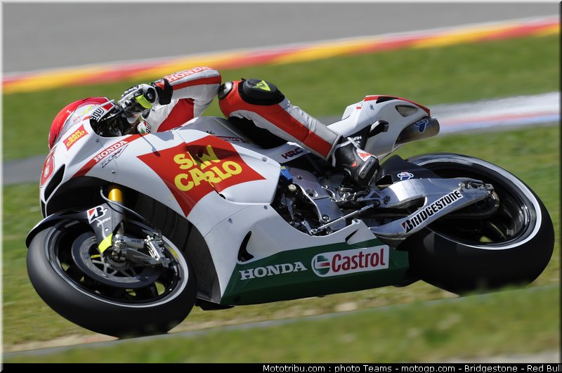 motogp_simoncelli_07_italie_2010