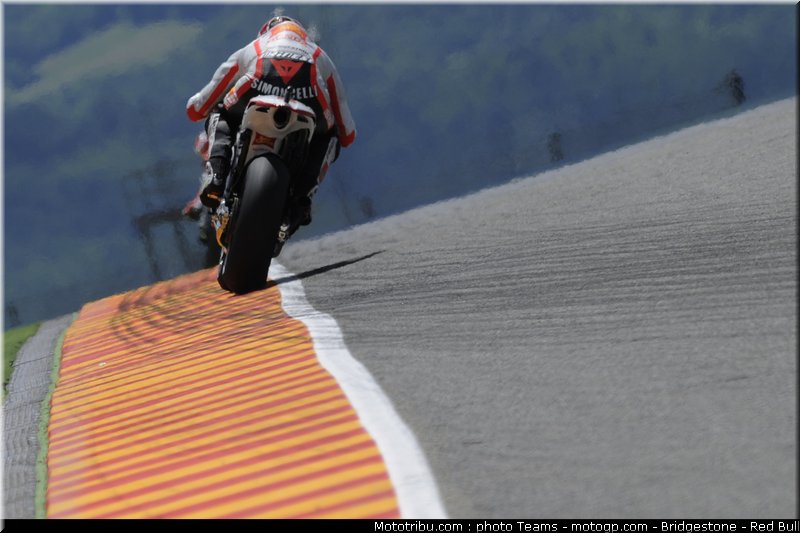 motogp_simoncelli_08_italie_2010