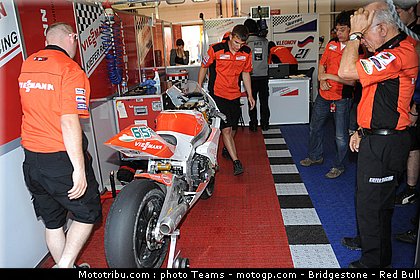 moto2_bradl_02_italie_2010.jpg