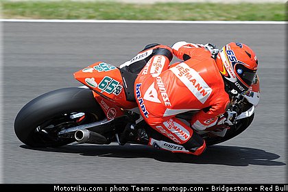 moto2_bradl_04_italie_2010.jpg