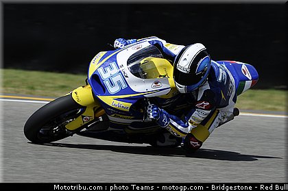 moto2_derosa_03_italie_2010.jpg