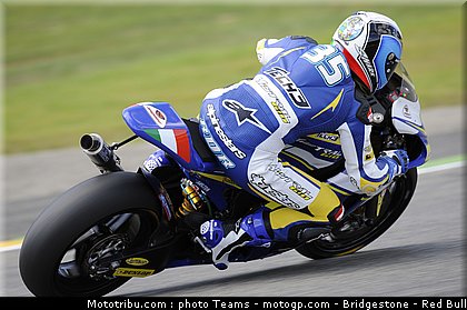 moto2_derosa_06_italie_2010.jpg