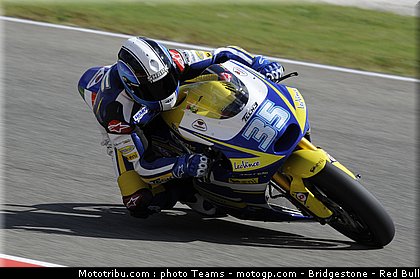 moto2_derosa_08_italie_2010.jpg