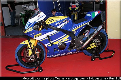 moto2_derosa_09_italie_2010.jpg