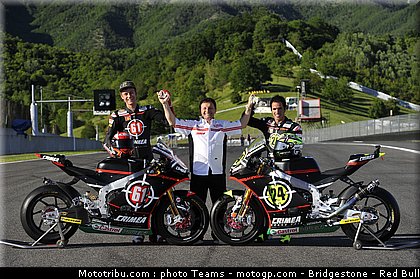 moto2_gresini_1_italie_2010.jpg