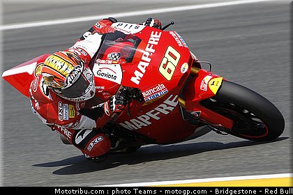 moto2_simon_01_italie_2010.jpg