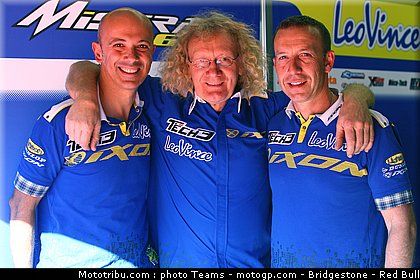 moto2_tech3_1_italie_2010.jpg