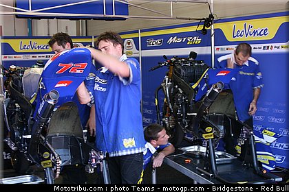 moto2_tech3_3_italie_2010.jpg