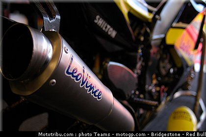 moto2_tech3_4_italie_2010.jpg