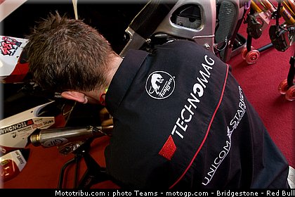 moto2_technomag_cip_04_italie_2010.jpg