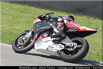 moto2_tomizawa_01_italie_2010.jpg