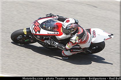 moto2_tomizawa_03_italie_2010.jpg