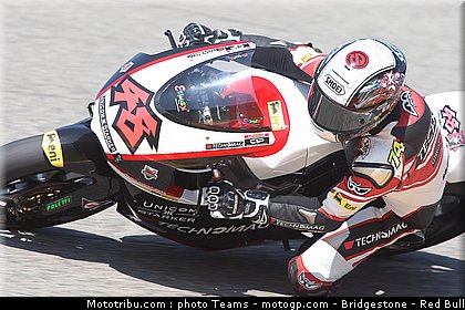 moto2_tomizawa_04_italie_2010.jpg