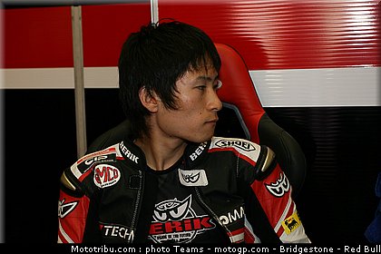 moto2_tomizawa_10_italie_2010.jpg