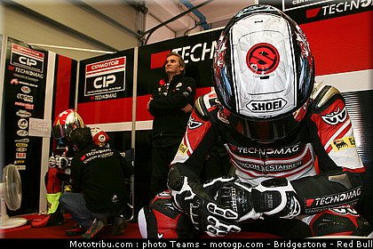moto2_tomizawa_12_italie_2010.jpg