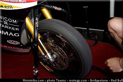 moto2_tomizawa_19_italie_2010.jpg