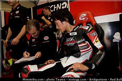 moto2_tomizawa_21_italie_2010.jpg