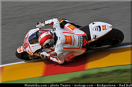 motogp_simoncelli_18_italie_2010.jpg