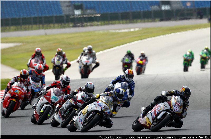 moto2_angleterre_2010_006